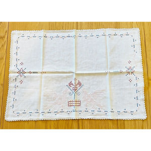Vintage Embroidered Cross Stitch Dresser Scarf Crochet Edge Primitive 14 x 20"